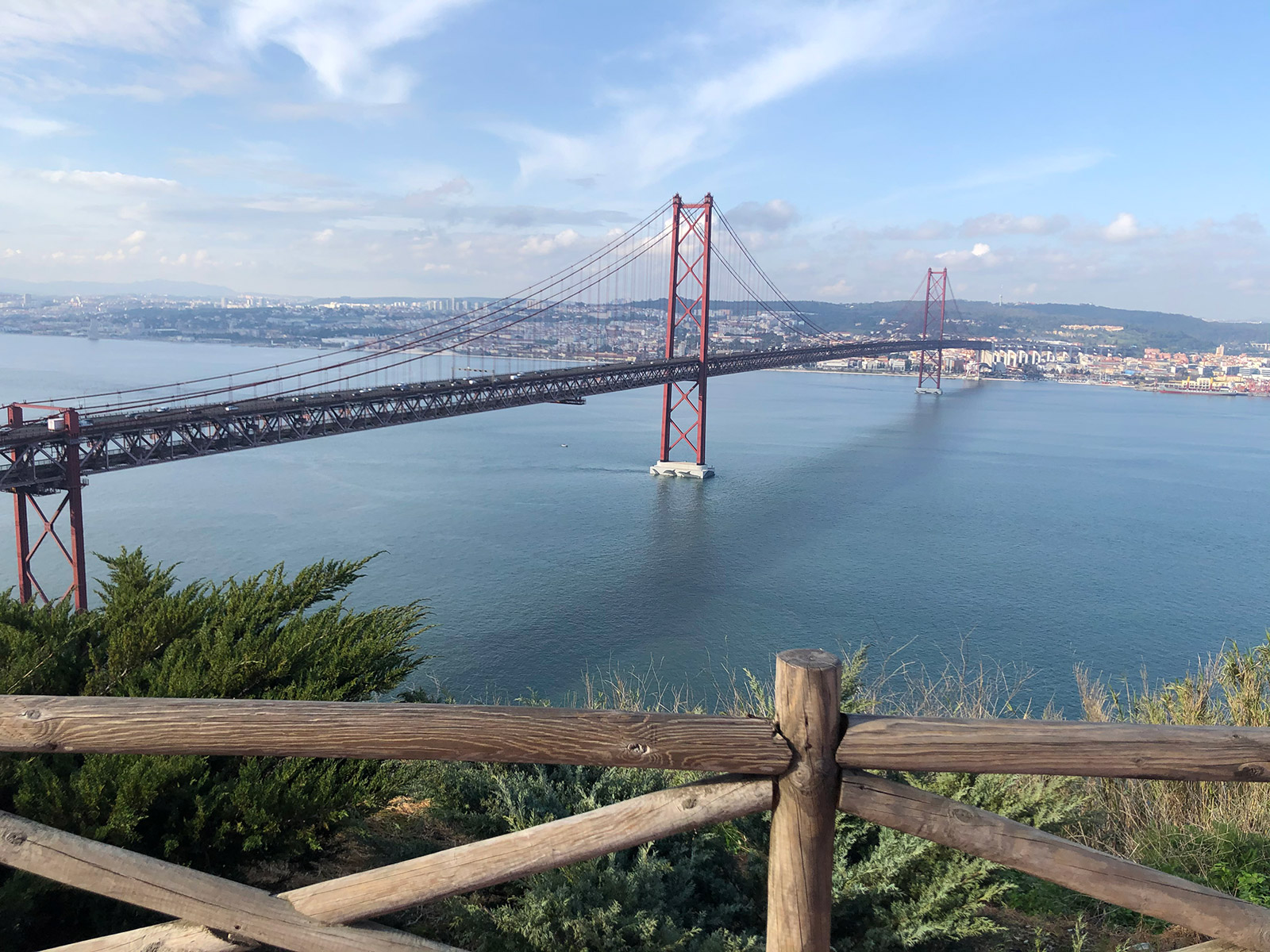 25 de Abril Bridge